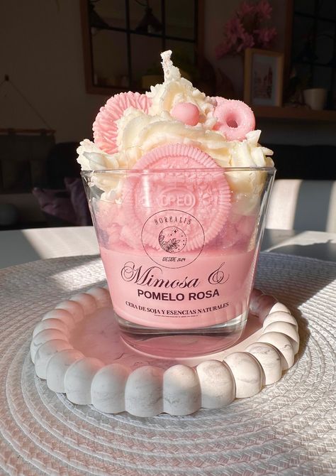 Soy wax candle and natural essences of mimosa and pink grapefruit. Cute Candle Holder, Self Care Candles, Candle Ideas Aesthetic, Pink Candles Aesthetic, Unique Candle Ideas, Candle Business Ideas, Cute Candles Aesthetic, Whipped Candle, Bougie Aesthetic