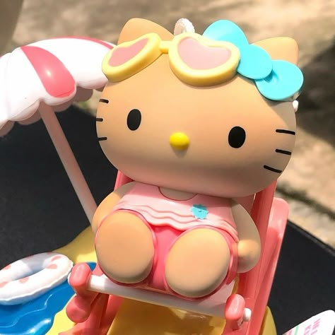 So Hello Kitty also gets tanned in the sun.🤣#hellokitty #hellokittylover #hellokittycore #hellokittyaddict #foryou Tan Hello Kitty Pfp, Tanned Hello Kitty, Summer Sanrio, Tan Hello Kitty, Hello Kitty Summer, Beach Sunbathing, Bug Juice, Summer Magic, Sanrio Stuff