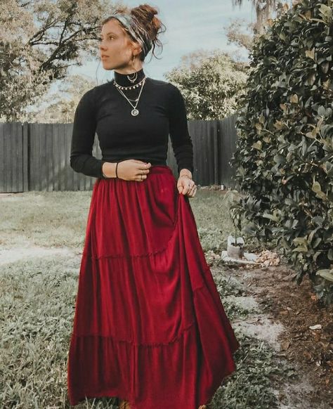 Boho Winter Outfits Hippie, Bohemian Outfits Winter, Hippie Skirt Outfit, Kasol Trip, Hippie Winter Outfits, Boho Hippie Outfits, Hippie Fits, Looks Hippie, Cutest Outfits