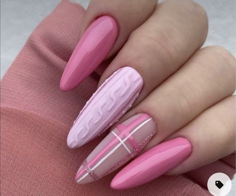 Valentines Day Sweater Nails, Pink Sweater Nails, Candy Pink Nails, Winter Pink Nails, Red Nails Glitter, Neon Acrylic Nails, Special Nails, February Nails, Plaid Nails