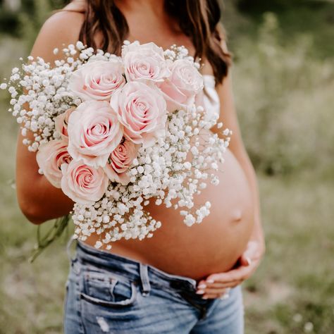 Nothin quite like a bump pic 🤰🏼 #motherhoodphotographer #motherhoodsession #maternityphotography #portraitphotography Maternity Shoot Flower Crown, Girl Maternity Shoot Ideas, Maternity Pictures With Flowers, Country Maternity Photos, Country Maternity, Cute Pregnancy Pictures, Pink Flower Bouquet, Pregnancy Pictures, Flower Nursery