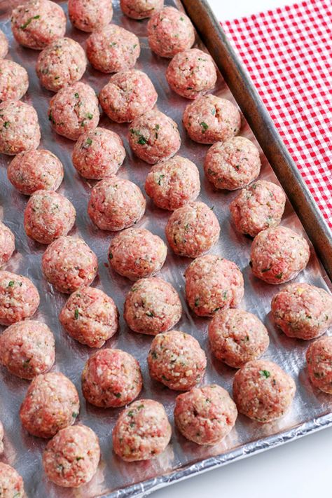 cooking. Basic Meatball Recipe, Basic Meatballs, Homemade Meatballs Easy, Ground Chicken Meatballs, Chicken Meatball, Italian Meatballs Recipe, How To Make Meatballs, Meatball Recipes Easy, Meatballs Easy