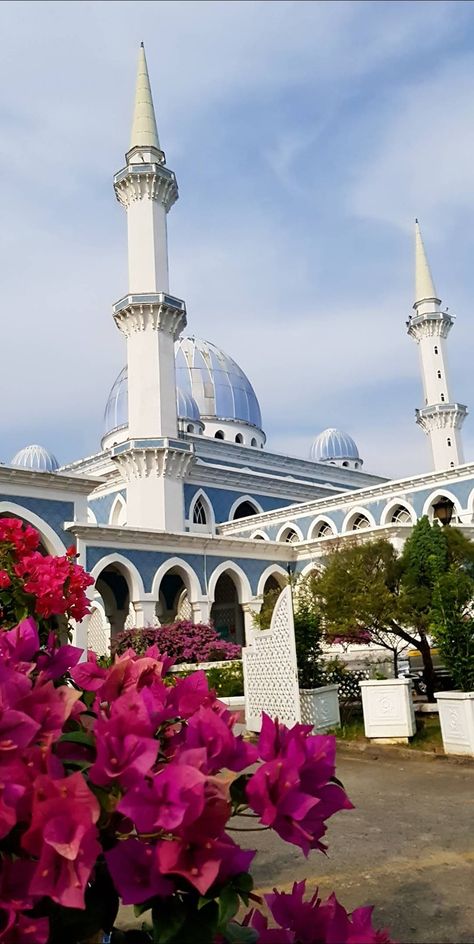 Sultan Ahmad Mosque, Kuantan, Pahang, Malaysia. Kuantan Pahang, Kuantan, Taj Mahal, Architecture, Collage, Building, Travel, Pins, Quick Saves