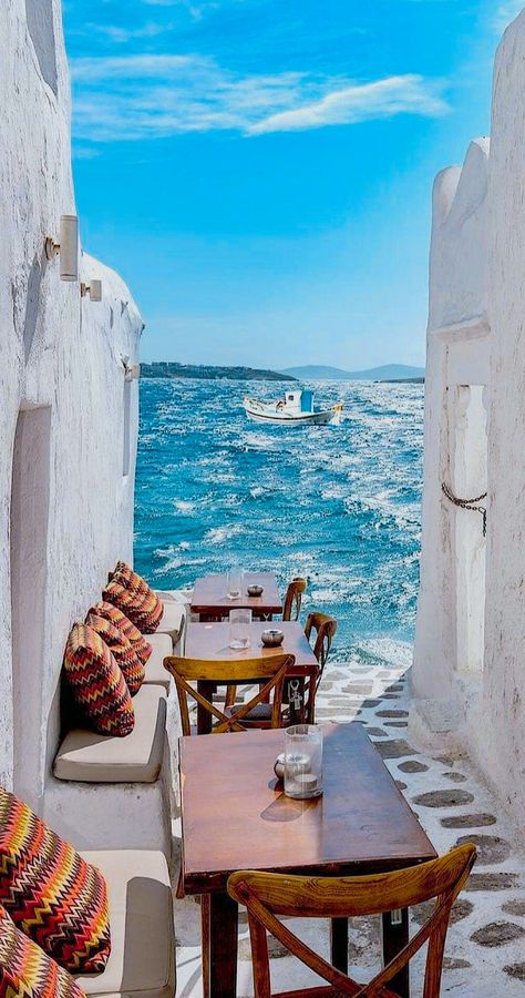 Grecia Santorini, Vacation Video, Travel Alone, Beautiful Places To Travel, Europe Destinations, Greece Travel, Travel Inspo, Packing Tips, Travel Aesthetic