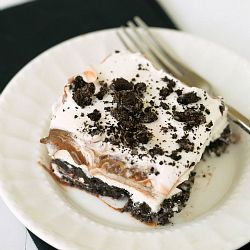 Oreo Layer Dessert, Layer Dessert, Oreo Cheesecake Recipes, Layered Desserts, Special Desserts, Oreo Dessert, Pudding Desserts, Food Cakes, Oreo Cookies