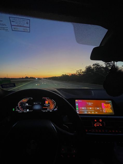 morning drive, otw to work, day in the life, sunrise Early Morning Drive Aesthetic, Morning In Car, Morning Drive Aesthetic, Gym Photo Instagram Story, Morning Drive, Sunrise City, Gym Photo, Marketing Project, Gym Photos