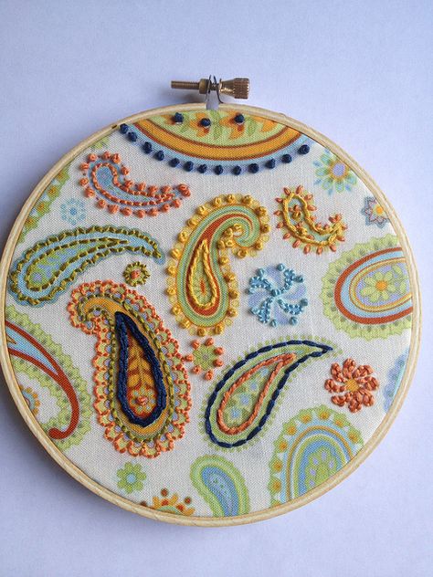 Embroidery ♒ Pola Bordir, Pola Kristik, Pola Sulam, 자수 디자인, Applique Embroidery Designs, Hand Embroidery Stitches, Embroidery Hoop Art, Hand Embroidery Patterns, Embroidery Inspiration