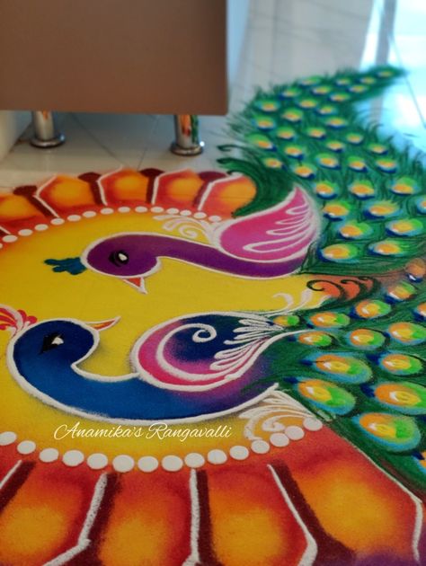 #Borderrangoli #Rangoli #welcomerangoli #Anamikasrangavalli #peacockrangoli Rangoli Pickock, 2023 Rangoli, Peacock Rangoli Designs, Welcome Rangoli, Rangoli Photos, Kalash Decoration, Ceremony Outfit, Beginner Henna, Easy Rangoli Designs Videos