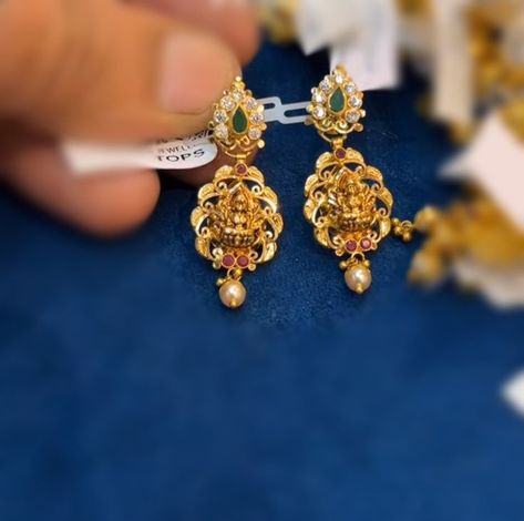 Dailywear Earrings Gold Indian, Dailywear Bangles Gold, Bapu Bommalu, Latest Earrings Design, Gold Jewelry Prom, Simple Necklace Designs, Gold Earrings For Kids, Ear Tops, Gold Haram