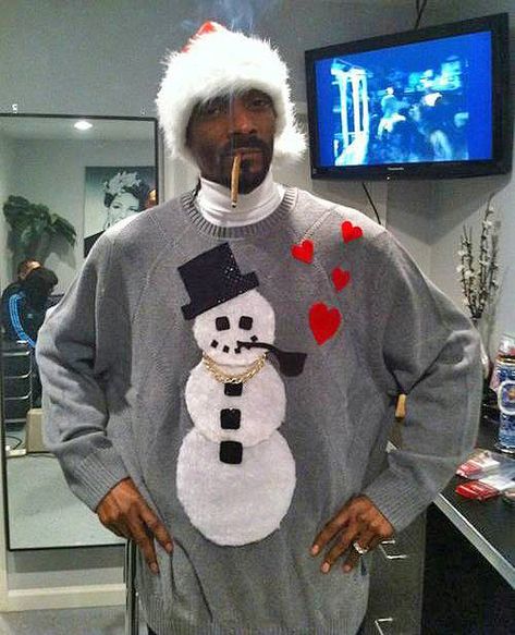 Snoop Dogg Funny, Snoop Dogg Christmas, Foto Cartoon, Playlist Covers Photos, Funny Iphone Wallpaper, Snoop Dog, Funny Profile Pictures, Music Covers, Thug Life