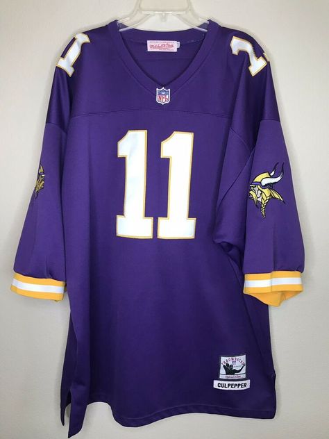 Ropa Hip Hop, Ny Style, Hippie Style Clothing, Mens Casual Dress Outfits, Jersey Outfit, Shirt Store, Minnesota Vikings, Mode Streetwear, Football Jersey