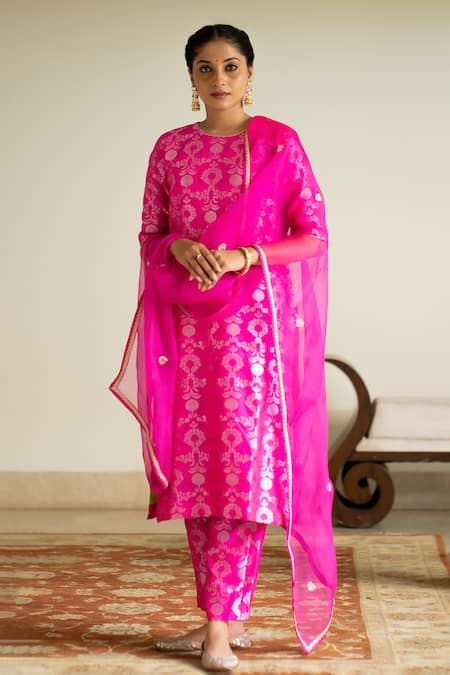 Pink Brocade Suit, Hand Embroidered Dupatta, Brocade Suits, Kurta Set For Women, Beautiful Casual Dresses, Guest Attire, Embroidered Dupatta, Wedding Attire Guest, Straight Kurta