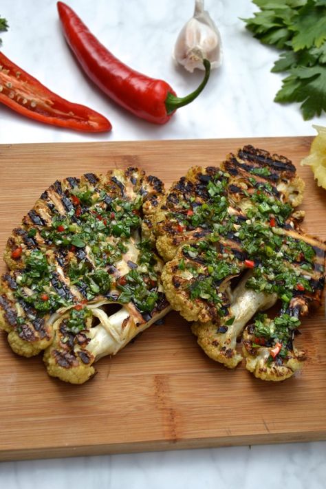 كريم بروليه, Steak With Chimichurri, Bbq Cauliflower, Whole30 Diet, Cauliflower Steak, Vegan Bbq, Cauliflower Steaks, God Mat, Diet Vegetarian