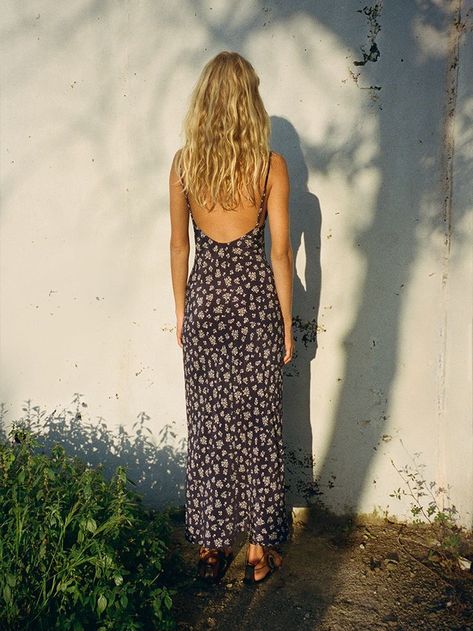 90s Summer Fashion, Flower Summer Dress, Silk Cami Dress, Summer Slip Dress, Realisation Par, Mode Boho, Silk Cami, Silk Slip Dress, Silk Slip