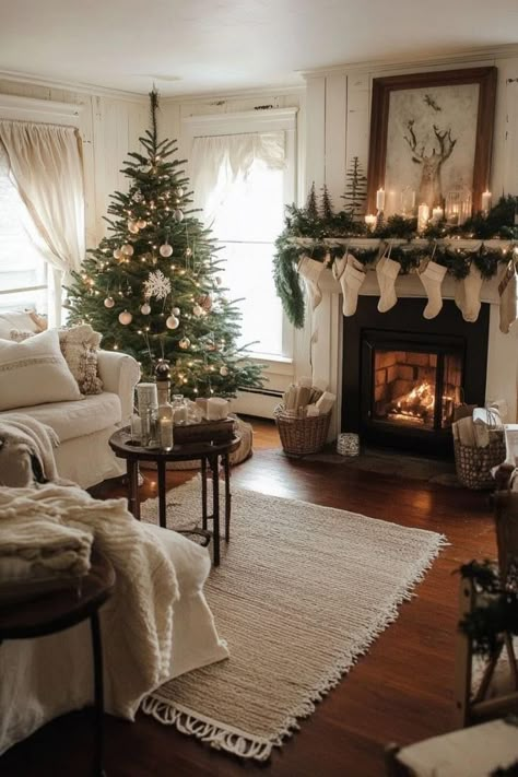 Cozy Christmas Decor, Christmas Decorations Living Room, Christmas Living Rooms, Christmas Fireplace, Cozy Farmhouse, Farmhouse Christmas Decor, Fireplace Mantel, Christmas Deco, Cozy Christmas