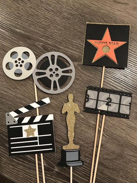 Hollywood theme party centerpiece | Etsy Old Hollywood Party, Oscars Theme Party, Birthday Theme Ideas, Bollywood Theme Party, 40th Birthday Themes, Old Hollywood Theme, Hollywood Birthday Parties, Oscars Party Ideas, Cinema Party