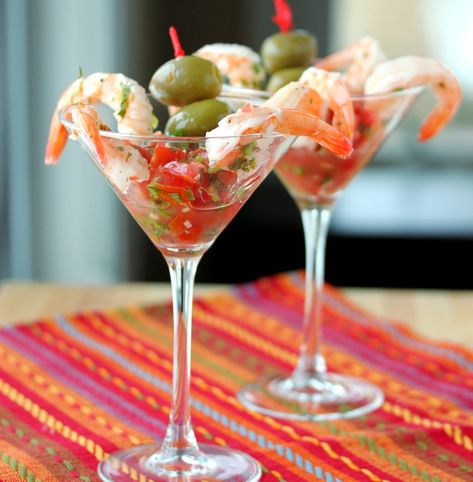 Shrimp Martini, Easy Fresh Salsa, Appetizers Shrimp, Recipes Shrimp, Shrimp Appetizers, Elegant Presentation, Shrimp Cocktail, Fresh Salsa, Christmas Appetizers