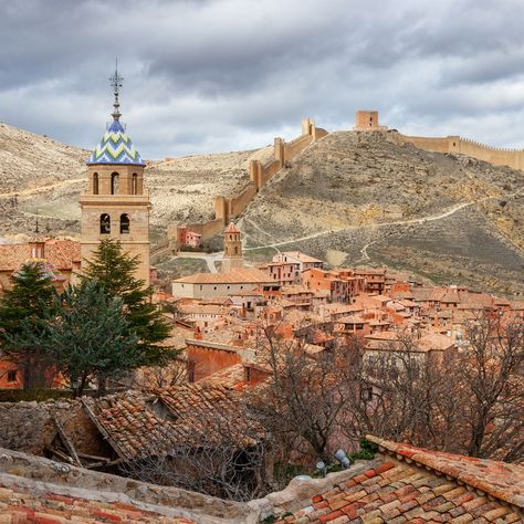 Spanish Town Aesthetic, Spain Village Aesthetic, Spanish Village Aesthetic, Medieval Spain Aesthetic, Spaniard Aesthetic, Spain Villages, Spanish Villages, Spanish Aesthetic, Medieval Spain