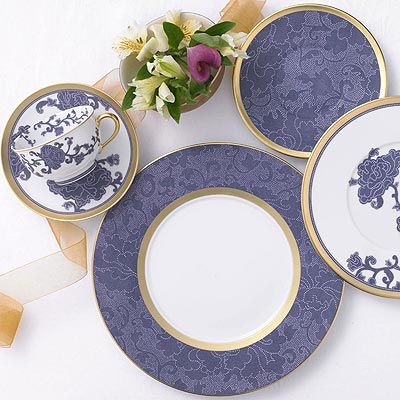 Blue And White Dinnerware, Home Nyc, Fine Dinnerware, Porcelain Tableware, Luxury Dinnerware, Ceramics Pottery Art, Ceramic Tableware, China Patterns, Fine Linens