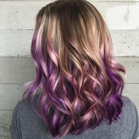 Chestnut Hair With Purple Balayage Purple Blonde Hair, Hairstyle Balayage, Purple Hair Highlights, Balayage Hairstyle, Purple Balayage, Balayage Haircolor, Underlights Hair, Purple Ombre Hair, Chestnut Hair