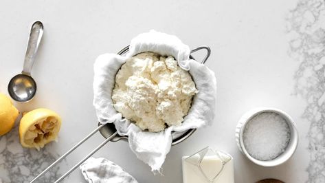 How to Make Fresh Homemade Ricotta Cheese - Chef Sous Chef Fresh Ricotta Recipe, Home Made Ricotta Cheese, Ricotta Cheese Recipe, Recipe Using Lemons, Homemade Ricotta Cheese, Cheese Recipes Homemade, Ricotta Cheese Recipes, Cheese Making Recipes, Homemade Ricotta