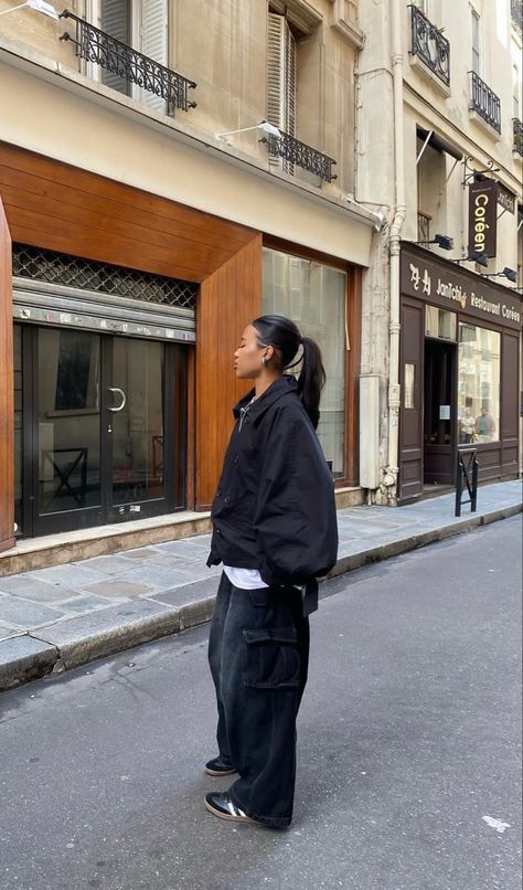 Italian Streetwear Women, Italy Fits Summer, Milan Aesthetic Fashion, Underground Outfit, Milano Outfit, Milan Aesthetic, Italian Streetwear, London Streetwear, Underground Style