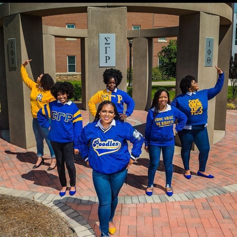 Sgrho Photoshoot Ideas, Sigma Gamma Rho Photoshoot, Sgrho Photoshoot, Sgrho Outfits, Sorority Photoshoot, Pretty Poodles, Divine 9, Sigma Gamma Rho, H&m Shoes