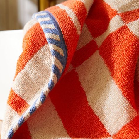 The Fresno towel range features a collage of stripes and checks in vibrant contrasting hues. These towels are ultra-plush and made from high-grade terry towelling for the dreamiest feel against your skin. Measures 100 x 150cm. Shop Sage x Clare towels at Pop and Oli. Terry Towelling, Vintage Tea Towels, Linen Pajamas, Towel Collection, Terry Towel, Bath Sheets, A Collage, 50th Gifts, Retro Prints