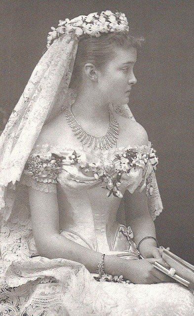 Victorian Wedding Dresses: 27 Stunning Vintage Photographs of Brides Before 1900 ~ vintage everyday Victorian Bride, Victorian Wedding Dress, Princess Louise, Vintage Wedding Photos, Royal Wedding Dress, Royal Brides, Victorian Wedding, Antique Wedding, Wedding Gowns Vintage