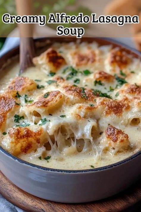 Sausage Spinach Alfredo Pasta, Cold Season Recipes, Alfredo Lasagna Soup Recipe, Keto Alfredo Lasagna, Hearty Creamy Soup Recipes, Creamy Lasagna Alfredo Soup, Creamy Alfredo Soup, Lasagna Alfredo Soup, Winter Dinner Recipes Easy