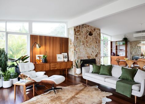 Ballet Teacher Tonia Kelly’s Mid-Century Home in Newport Is En Pointe – Bed Threads Mcm Living Room, Mid Century Interior, Mcm House, Midcentury Home, Mid Century Living, Mid Century Living Room, Mid Century Modern Living, Mid Century Modern Living Room, Mid Century Modern Interiors