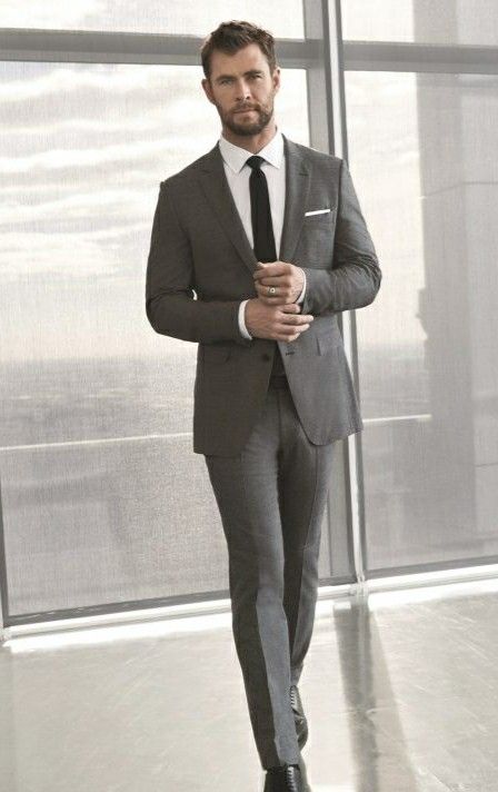 Lawyer Men Outfit, Lawyer Suit Men, Lawyer Outfit Men, Chris Hemsworth Suit, Men Work Outfits, Suit For Men Wedding, Terno Slim, Grey Suit Men, Stylish Men Wear