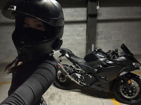 me😋 . . . #explore #explorepage #reels #ninja400 #kawasaki #motorcycle #biker #ninja400 #bikersofinstagram #bikelovers #bikelife #instagramreels #gopro #insta360 #motorcyclegirl #motogirl #bikergirl #n400 #sportbikelife #sportbike #yamaha #honda #suzuki #edit #edits #igreels Kawasaki Aesthetic, Motorcycle Pictures Ideas, Gopro Aesthetic, Motorcycle Girl Aesthetic, Kawasaki Ninja 400, Balap Motor, Ninja 400, Kawasaki Motorcycle, Motocross Love