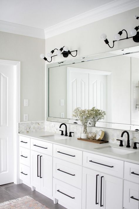 main bathroom with double sinks // black and white bathroom with white cabinets and black hardware Modern Black Vanity, Best Kitchen Design, Black Vanity, Steam Showers Bathroom, White Vanity Bathroom, White Cabinetry, Upstairs Bathrooms, Back Drop, Makeover Ideas