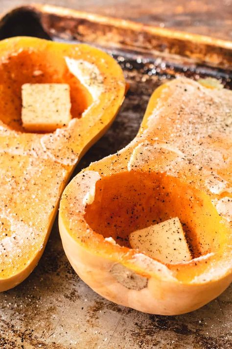 Quick and easy instructions for the best way to bake/roast a butternut squash in your oven. Butternut Squash Low Carb, Recipes Without Dairy, Bake Butternut Squash, Baked Squash Recipes, Butternut Squash Oven, Butternut Squash Recipes Easy, Butternut Squash Bacon, Squash In Oven, Butternut Squash Cooking