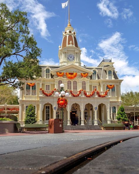 Disney Photographer on Instagram: “Fall town hall · · The eagle eye viewers may notice that this shot is actually from last Halloween. The parks weren't normally empty during…” Fall Town, Last Halloween, Eagle Eye, The Eagle, Disney Cruise Line, Disney Cruise, Town Hall, Disney Pins, Disney Love