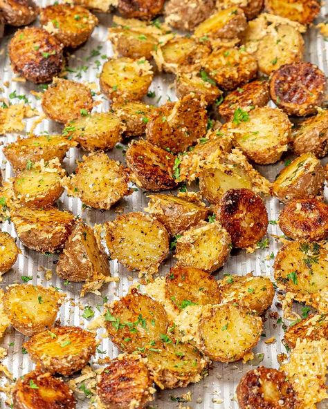 Cheesy Red Potatoes, Dinner In 321, Parmesan Potato Recipe, Potatoes Dinner, Crispy Parmesan Potatoes, Potatoes In Oven, Greek Potatoes, Jo Cooks, Parmesan Potatoes