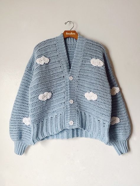 Get Cloud Crochet Cardigan Crochet pattern! Best crafting experience with Ribblr ePattern: progress tracking, smart sizing, language auto translation and more! Jaket Crochet, Crochet Cardigan Tutorial, Crochet Sweater Design, Crochet Cardigan Pattern Free, Confection Au Crochet, Cardigan Design, Crochet Simple, Haken Baby, Stitch Crochet