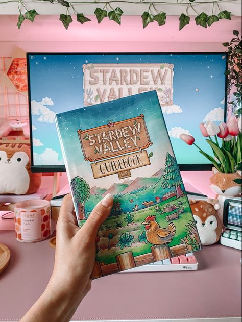 Stardew Valley Guidebook, Stardew Valley Guide, Aesthetic Genshin, Switch Aesthetic, Gaming Girl, Nintendo Switch Animal Crossing, Gaming Aesthetic, Cozy Games, Relaxing Game