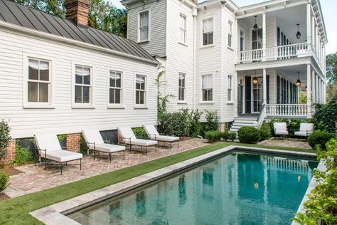 Classic Pool Design, Brick Pool, Farm Pool, Victorian Hotel, Turquoise Pool, Colonial Chic, Landscaping Shrubs, Contemporary Backyard, Charleston Gardens