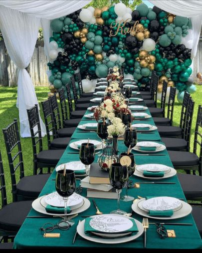 54 Genius Graduation Party Ideas that'll guarantee fun in 2023 Creative Graduation Party Ideas, Graduation Party Table, Backyard Graduation Party, Graduation Dinner, Outdoor Graduation Parties, Outdoor Graduation, Graduation Party High, Graduation Tables, Graduation Party Themes