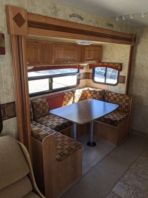 Before-and-after photos show how a family of five renovated an RV - Insider Small Travel Trailer, Planters Ceramic, Camper Renovations, Rv Redo, Rv Interior Remodel, Small Travel Trailers, Diy Camper Remodel, Mobile Home Living, Wall Planters