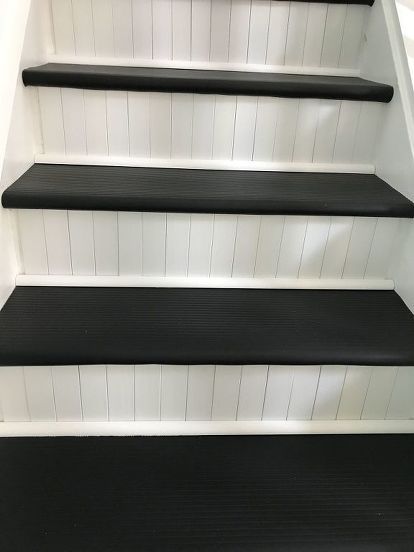 Update your staircase using your old blinds to create an amazing new look for your home! #diy #staircase #stairs Diy Stairs Makeover, Front Porch Steps, Stairs Renovation, Foyer Staircase, Diy Staircase, Stairs Makeover, New Staircase, Staircase Makeover, Staircase Decor