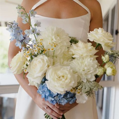 Aurora Floral Studio on Instagram: "For dream bride Eliza @eliza_grant ft. Aimee Lou roses, spray roses, dahlia, matricaria, hydrangea, queen Anne lace, delphinium 🤍 Photos by @allumeweddings" Mother Of The Bride Bouquet, Delphinium Bouquet, Queen Anne Lace, Bride Bouquet, Queen Annes Lace, Floral Studio, Spray Roses, Delphinium, Bride Bouquets