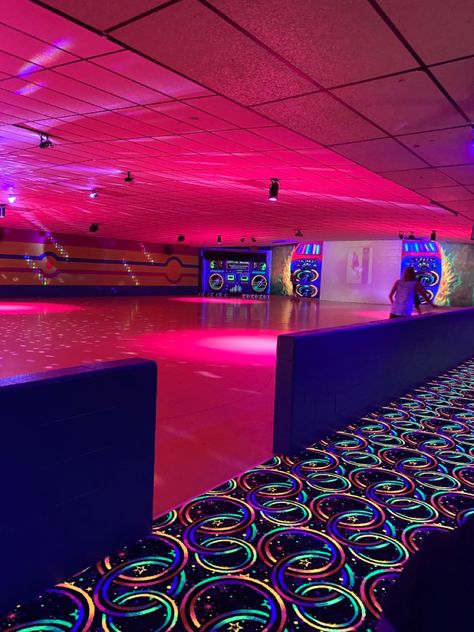 Indoor Roller Skating Rink, Roller Skating Background, 80s Skating Rink, Roller Skating Aesthetic 80s, Roller Skating Rink Aesthetic, Roller Rink Aesthetic, 80s Roller Rink, Roller Skate Rink, Indoor Roller Skating