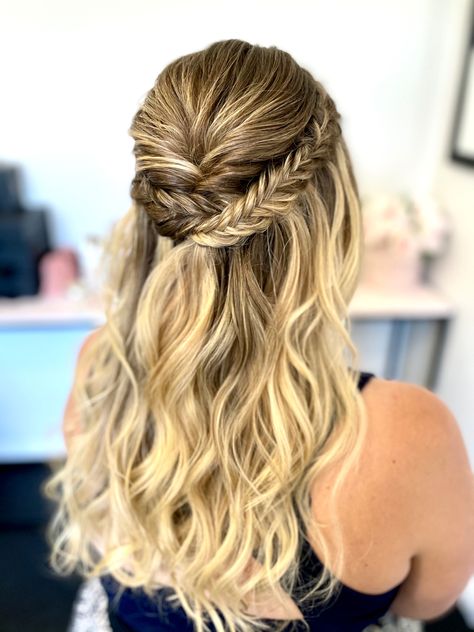 Fishtail Crown Braid Half Up, Wedding Hair With Fishtail Braid, Fishtail Hairstyles Wedding, Fishtail Half Up, Fish Tail Half Up, Fishtail Half Up Half Down Wedding, Fishtail Updo Wedding, Fish Braid Hairstyles, Fishtail Hairstyle