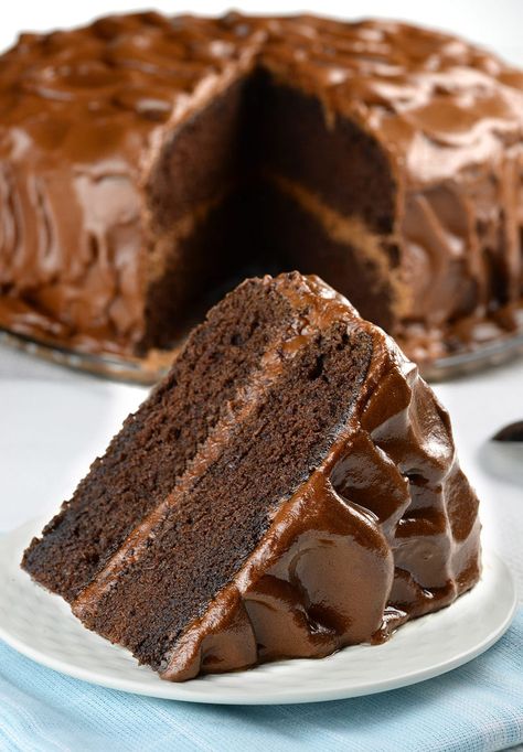 Mayonnaise Cake Recipe, Old Fashioned Chocolate Cake, Mayonnaise Cake, Red Birthday Cakes, Chocolate Mayonnaise Cake, Decadent Chocolate Cake, Rich Chocolate Cake, Decadent Cakes, Fashion Cakes