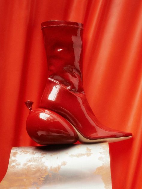 Loewe Fall 2022, Model Shoes, Designer High Heels, Shoes Buy, Denim Boots, Fall 2022, Ladies Shoes, Latest Shoes, Leather Outfit