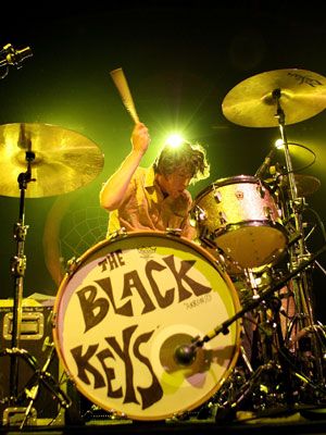 black keys Black Keys, The Jam Band, Drum Kit, The Black Keys, Janis Joplin, Ear Candy, Pearl Jam, Music Icon, Music Photography