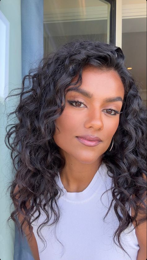 Simone Ashley 2023 Indian Hair Cuts, Kate Sharma, Curly Cut, Simone Ashley, Longer Pixie Haircut, Curly Hair Cuts, Long Bob, Indian Hairstyles, Messy Hairstyles